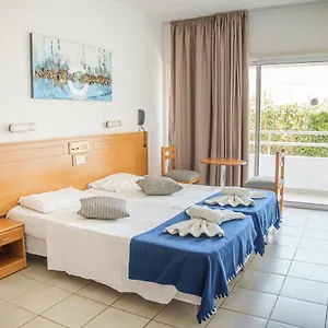https://cornelia-hotel.hotelsatayianapa.com
